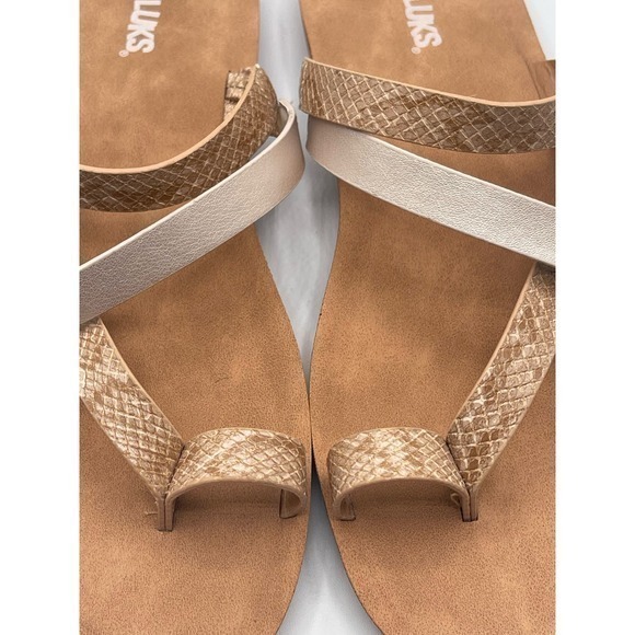 MUK LUKS Beige & Pearl Snake Embossed Criss Cross Strap About Town Sandal - Picture 6 of 8